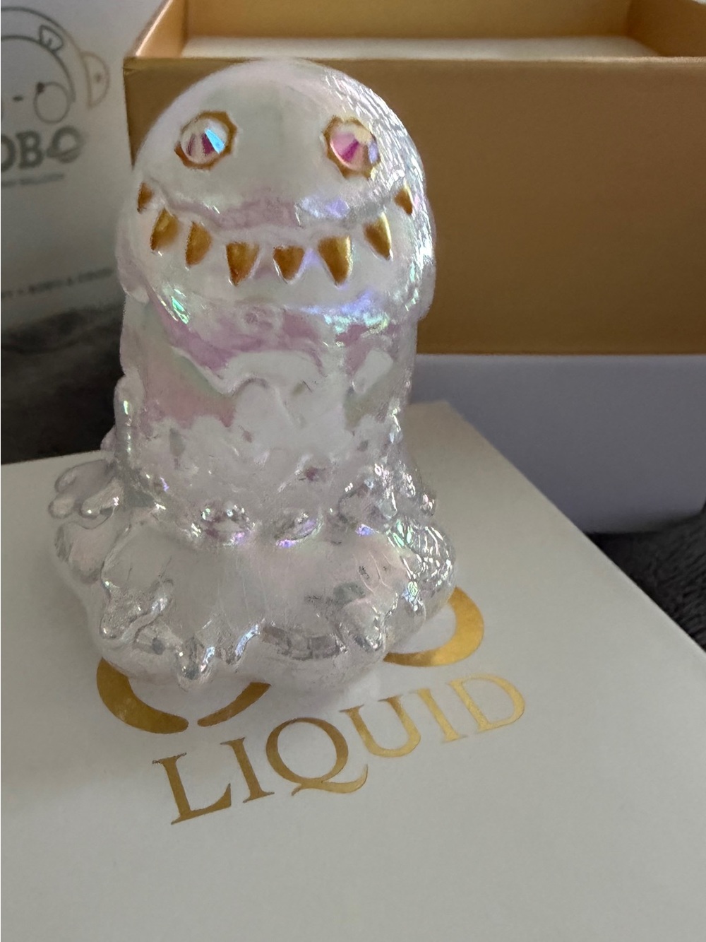 2015 Rare Liquid Instinctoy pearl white with all gold Teeth including Base.